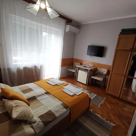 Kantas Vendeghaz * Tihany